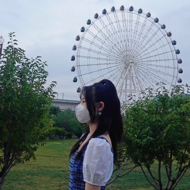 ami-甘肃省·天水市·麦积区-抖音,快手,某红薯,微博-年龄18,身高172,体重100,职业学生,会拍照,剪视频,喜欢摄影拍照、探店、音乐美术,拍照不错,长得还行,可接商品、衣服、饰品寄拍