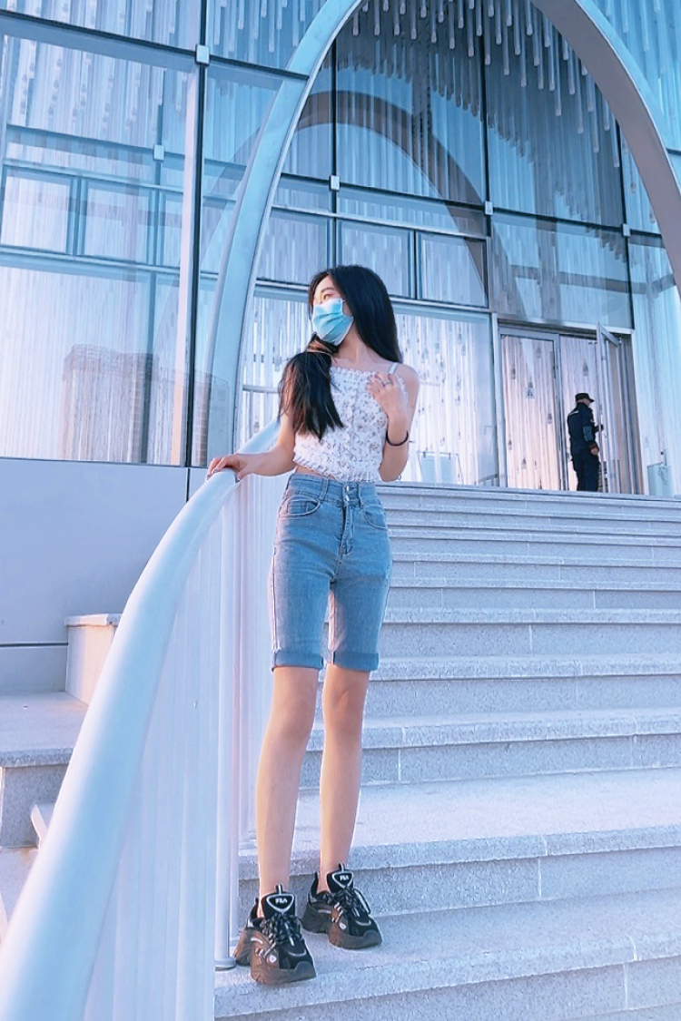 🌵황안나-浙江省·杭州市·上城区--身高160cm,体重36kg ,意向是 淘宝寄拍 ,风格可以(韩系风格 甜美风格 辣妹风 纯欲风)