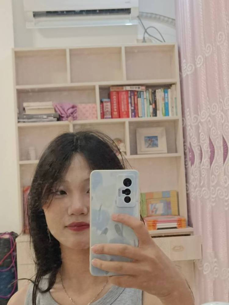 小仙女-四川省·宜宾市·长宁县--喜欢拍照,喜欢尝试新的东西,会修图,为人诚信,随时接单,期待合作