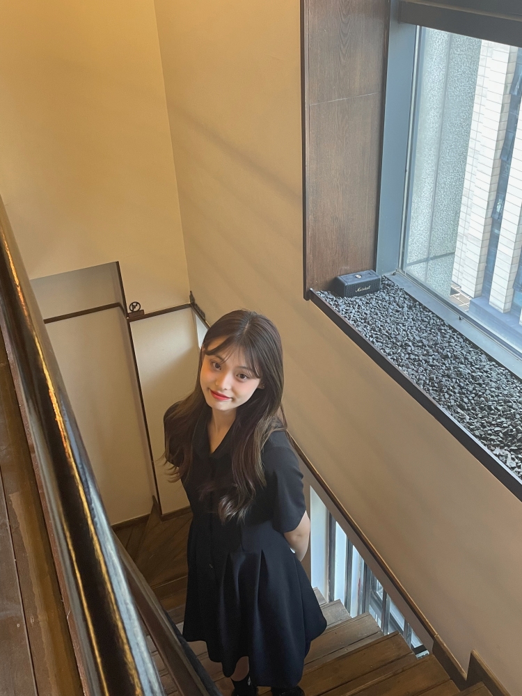 Solitude-重庆市·重庆市·渝北区-抖音，微博-163，43kg，会化妆，会p图，可露脸，可拍视频，抖音，某红薯，微博均有账号，有耳洞，接寄拍，买家秀等等，可以室内也可以室外拍