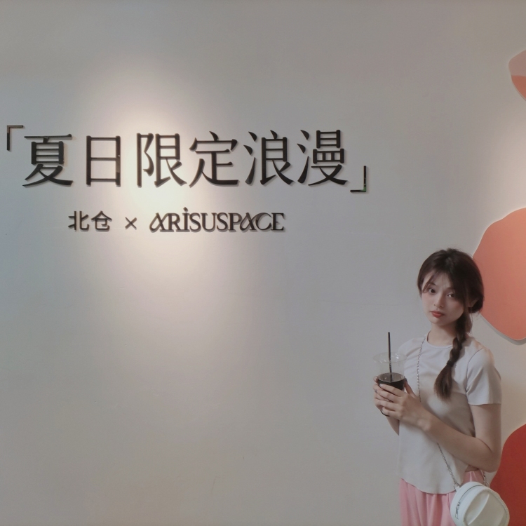 Solitude-重庆市·重庆市·渝北区-抖音，微博-163，43kg，会化妆，会p图，可露脸，可拍视频，抖音，某红薯，微博均有账号，有耳洞，接寄拍，买家秀等等，可以室内也可以室外拍