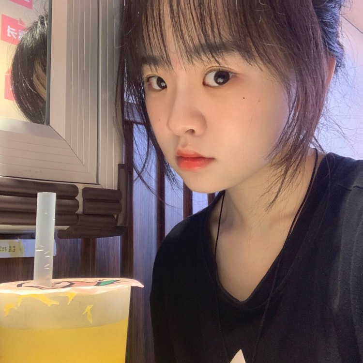 婷婷子.-吉林省·白山市·浑江区--我是一名准大一学生.特长:唱歌,跳舞
抖音.快手.某红薯都有玩 也都有点粉丝量
接单服务范围,如:买家秀、种草带货.私域
•APPI小程序|游戏1网站测评推广、店铺代
播-短视频vlog创作、开箱测评