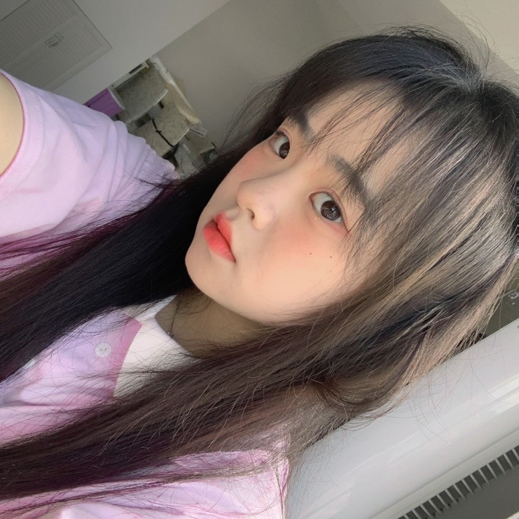 婷婷子.-吉林省·白山市·浑江区--我是一名准大一学生.特长:唱歌,跳舞
抖音.快手.某红薯都有玩 也都有点粉丝量
接单服务范围,如:买家秀、种草带货.私域
•APPI小程序|游戏1网站测评推广、店铺代
播-短视频vlog创作、开箱测评