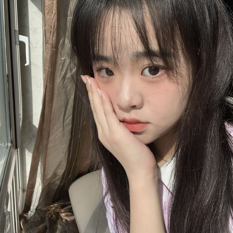 婷婷子.-吉林省·白山市·浑江区--我是一名准大一学生.特长:唱歌,跳舞
抖音.快手.某红薯都有玩 也都有点粉丝量
接单服务范围,如:买家秀、种草带货.私域
•APPI小程序|游戏1网站测评推广、店铺代
播-短视频vlog创作、开箱测评