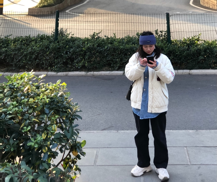 Hulda:me-湖北省·武汉市·洪山区-某红薯-素人一个,喜欢化妆,穿搭还可以,前期基本都可接受,有意向可以联系我