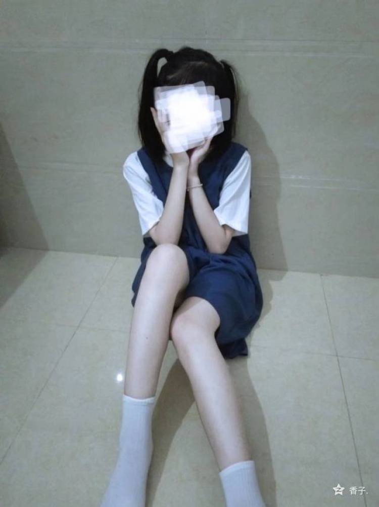 是未知的X-广东省·湛江市·雷州市--身高170
体重98斤
开箱测评  好物分享  接受寄拍  本人中长发
05的 快来找我吧
