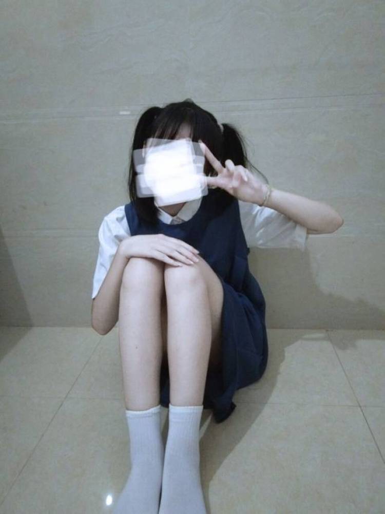 是未知的X-广东省·湛江市·雷州市--身高170
体重98斤
开箱测评 好物分享 接受寄拍 本人中长发
05的 快来找我吧
