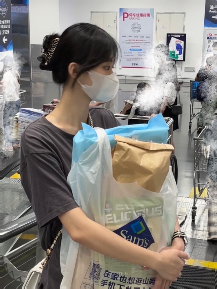 Kimay-广东省·广州市·天河区-微博-买家秀 寄拍模特 试衣 有接单经验 有耐心诚信好商量 空闲时间多 出图速度快