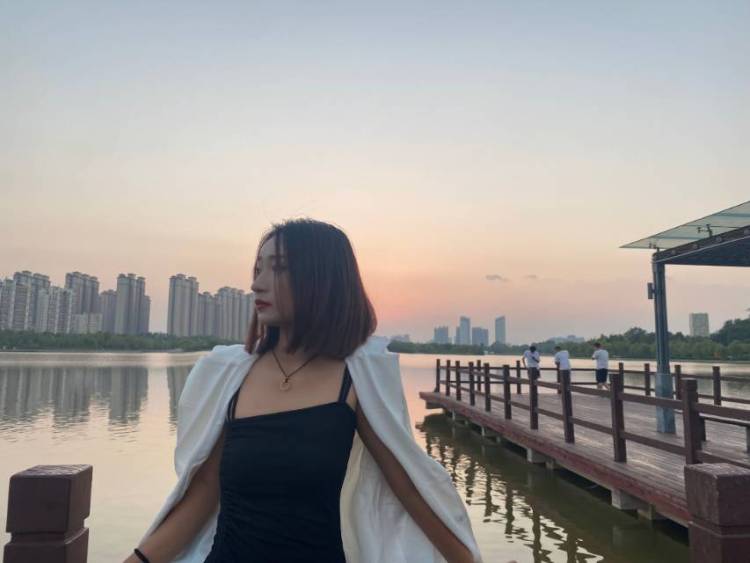 晚风-山东省·济宁市·嘉祥县-抖音 快手某红薯-大家好,素人一枚,身高160,体重99,鞋码37
接衣服类,饰品,美瞳,鞋子,包包,彩妆类等
会拍照,会修图,时间多,出图快,好沟通,诚信第一
可以做买家秀,什么类型的衣服都可以,多少佣无所谓,欢迎大