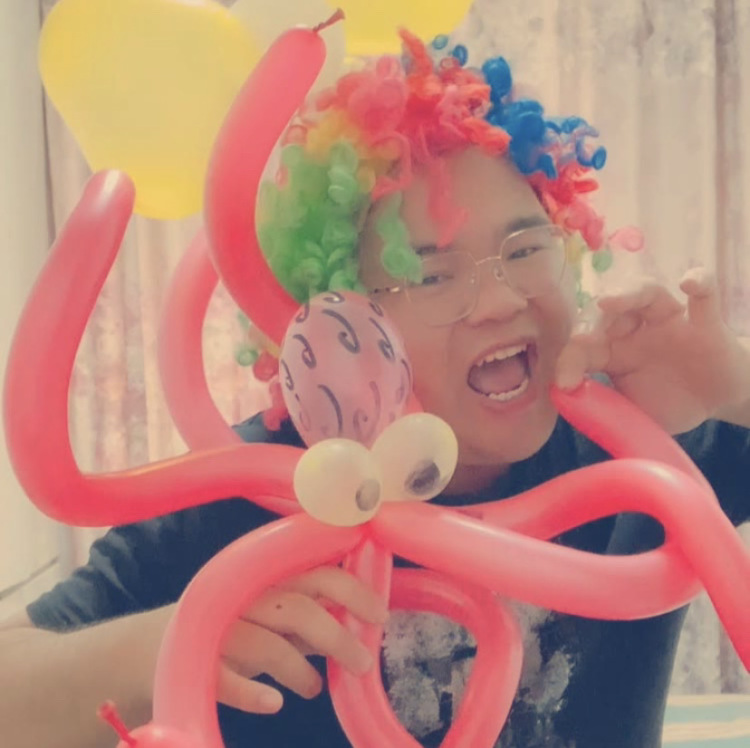 智者文涛-河北省·衡水市·桃城区-快手-可以用气球做成各种各样的形状，有趣幽默可爱搞笑，是个胖叔叔，宝妈及孩子粉丝特别特别多，自己觉得和玩具，零食，母婴类比较搭