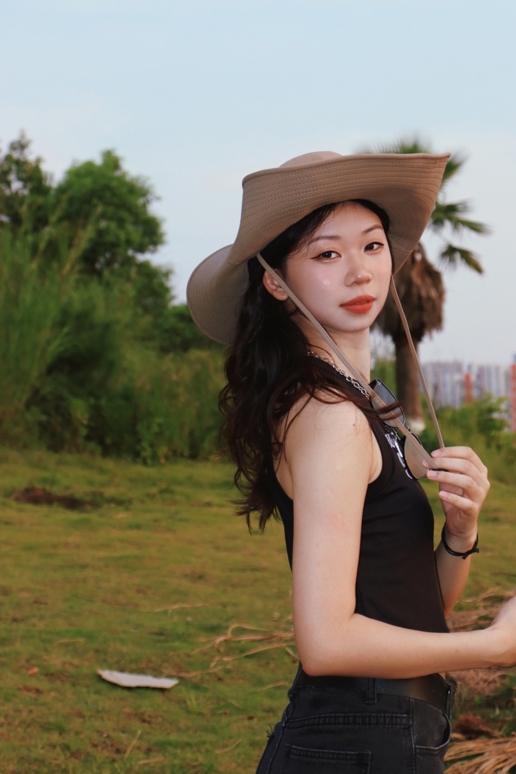 Ciao-广东省·广州市·白云区--古筝专业学习者,寄拍模特,平面模特,衣服,包包,鞋子,饰品都可