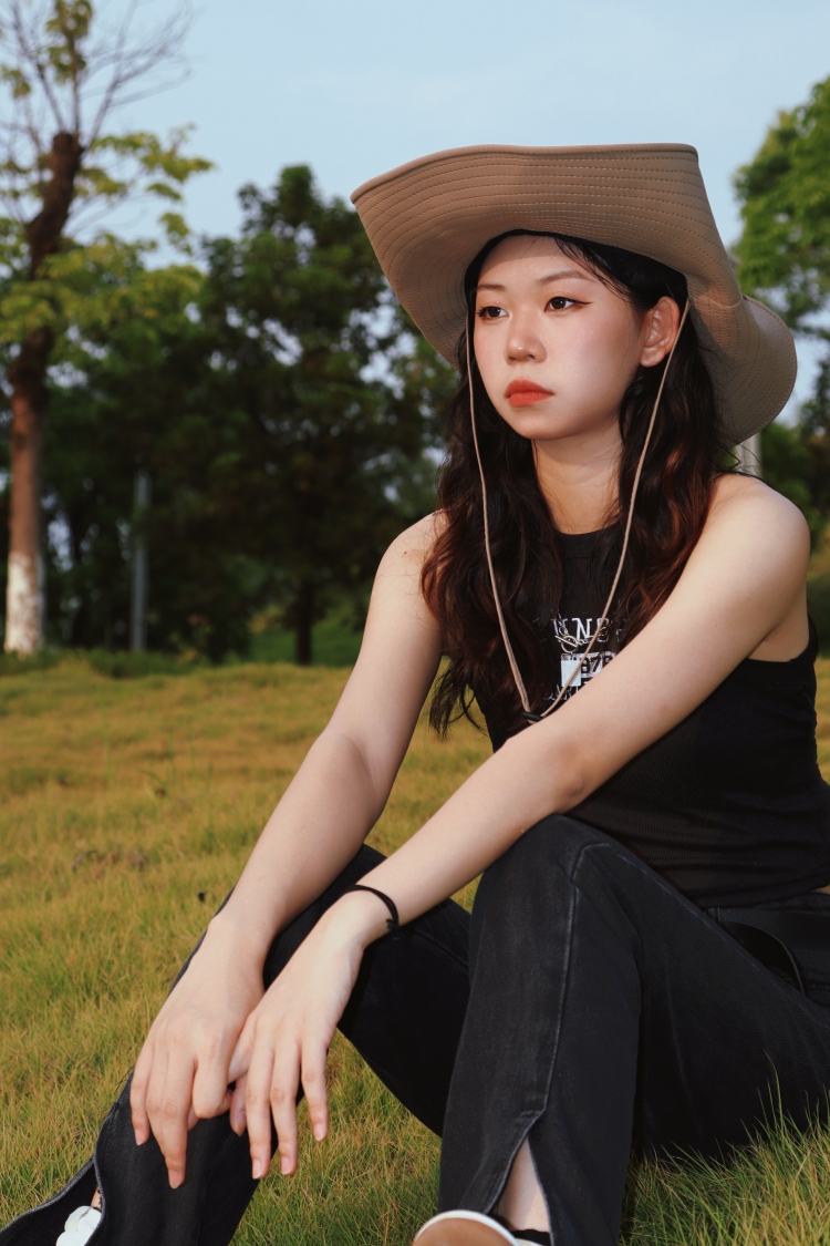 Ciao-广东省·广州市·白云区--古筝专业学习者,寄拍模特,平面模特,衣服,包包,鞋子,饰品都可