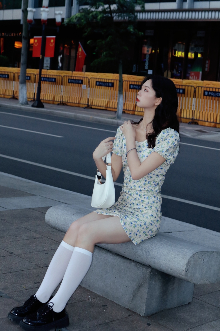 Ciao-广东省·广州市·白云区--古筝专业学习者,寄拍模特,平面模特,衣服,包包,鞋子,饰品都可