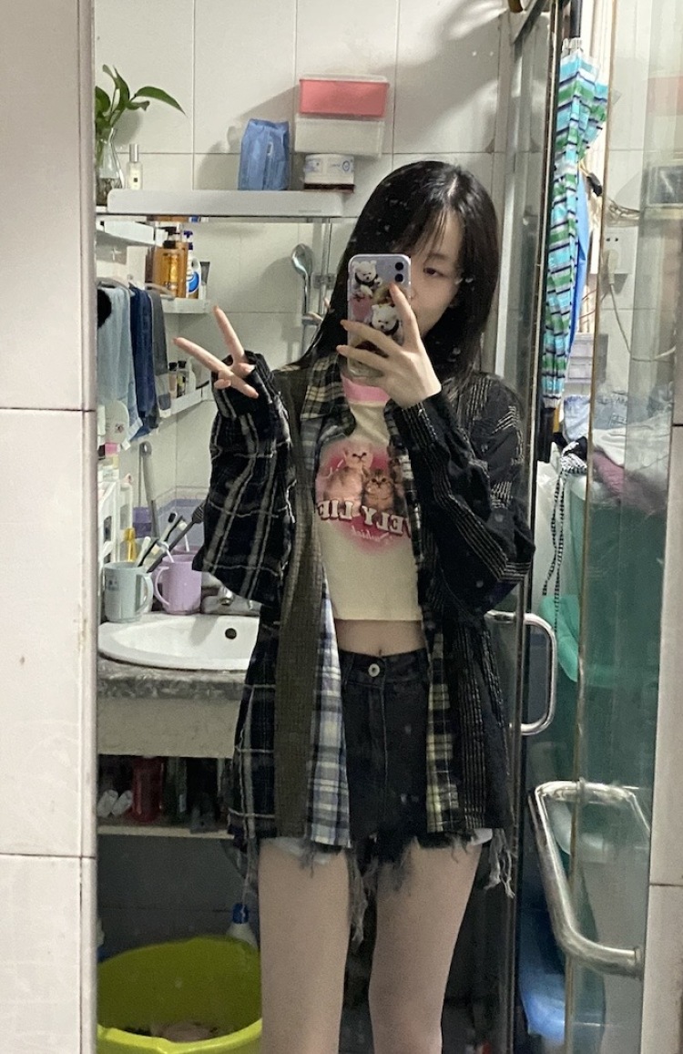 西瓜啵啵-江苏省·苏州市·昆山市-某红薯-身高173体重93斤喜欢拍照 探店 打卡 美食 喜欢穿搭 可接寄拍!风格不定~