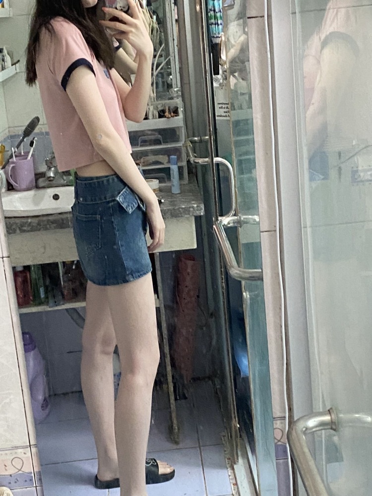 西瓜啵啵-江苏省·苏州市·昆山市-某红薯-身高173体重93斤喜欢拍照 探店 打卡 美食 喜欢穿搭 可接寄拍!风格不定~