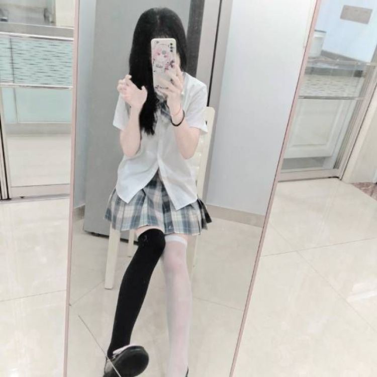 困困眠.-安徽省·宣城市·广德市-某红薯-163 46 喜欢买衣服拍照 喜欢对镜拍 大部分都是对镜拍 想做穿搭博主