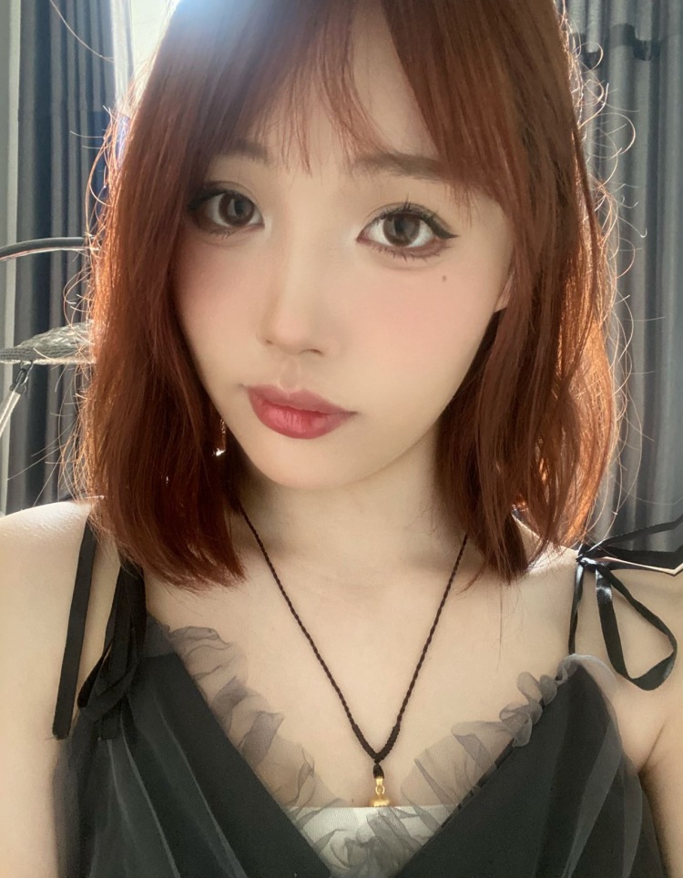 吧唧一口 ฅฅ*-云南省·昆明市·五华区-抖音 微博 某红薯 -抖音 微博 某红薯都有粉丝 可以接寄拍 会p图 剪辑视频 免费试用 寄拍都行 拍的照片风格可指定