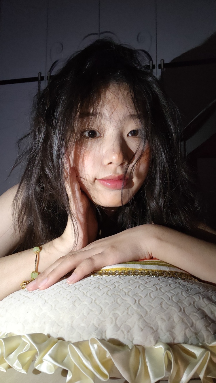 风🌠-山西省·长治市·潞州区--喜欢拍照,会努力拍出商家满意的照片,想拍一些服装类,希望能和一些诚信的商家合作