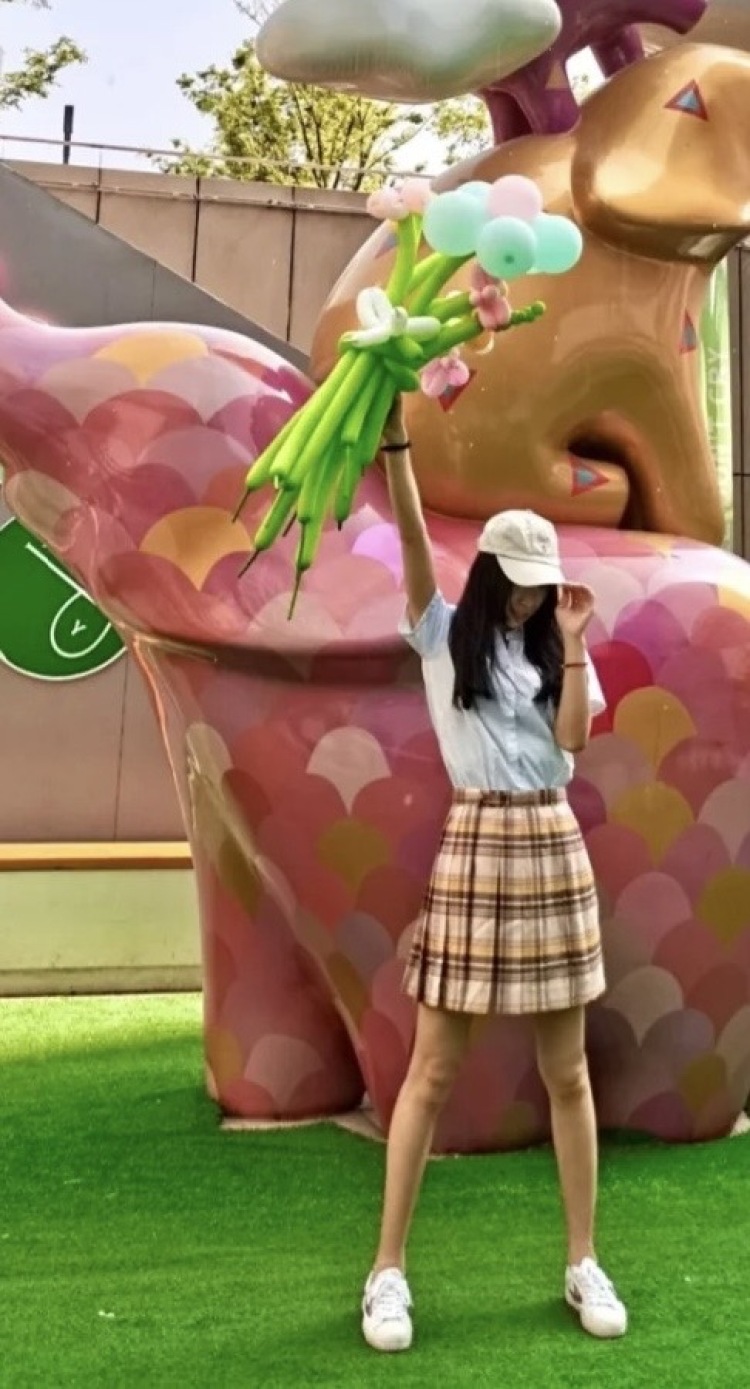 叮叮-浙江省·杭州市·滨江区-暴躁的富兰克林-163 44kg 长发 适合甜美或者时尚风格 擅长自拍 会修图