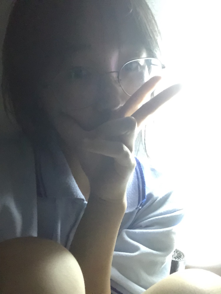 心事-浙江省·衢州市·柯城区-抖音 快手-在读高三 学艺术的 会拍摄 个人便嫩妹 想接寄拍 时间偏自由一些 价位在30到100之间 要安全性高些的店家 照片的最后一张是我给我朋友拍的 求店家q我 栓q啦