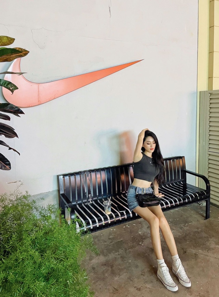 冰美式🧊-广东省·深圳市·龙华区--平面模特兼职 穿搭寄拍博主 买家秀 有意向的可以Q我一下哦 性格开朗 容易相处哦