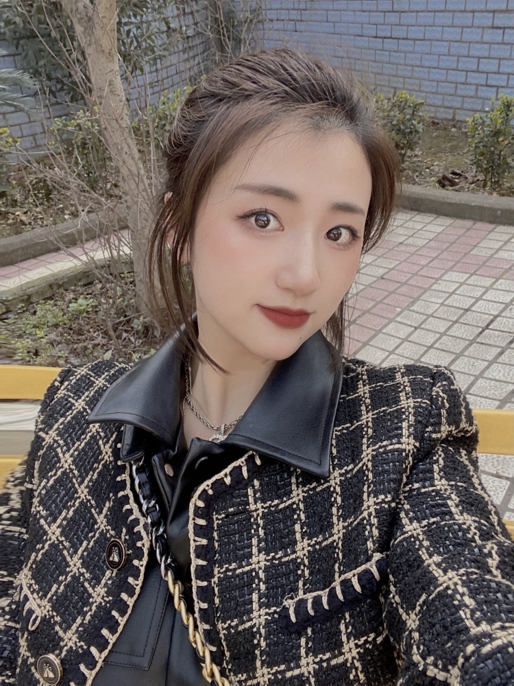 双双『预约制』-贵州省·遵义市·红花岗区--平时喜欢拍照,可以拍买家秀,可以探店打卡 接寄拍 职业美甲师
