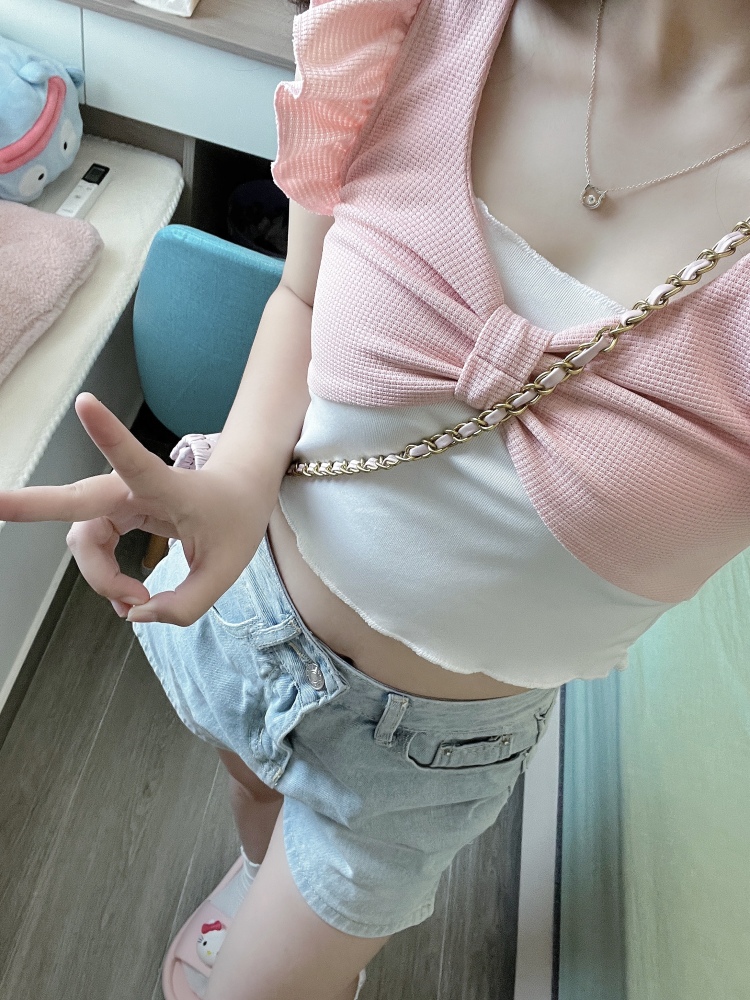 六一-广东省·揭阳市·惠来县-抖音，微博和某红薯-我喜欢唱歌跳舞弹钢琴摄影探店～喜欢拍照，会修图，出图快～
身高160体重86
可盐可甜  可以驾驭各种风格～