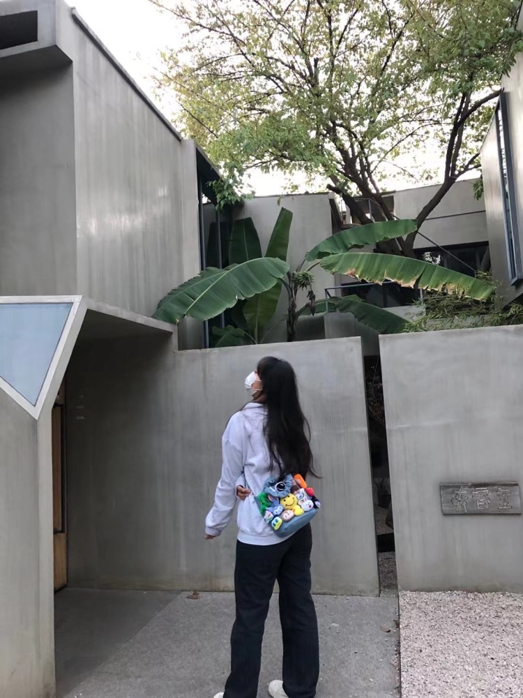 睡着le🐛-云南省·昆明市·五华区-抖音-本人会化妆 会穿搭
经常在社交软件上发布一些自己探店和出去玩的照片
很喜欢穿搭
也会拍照📷
会P图 会调滤镜
对待工作,认真拍照技术不错
