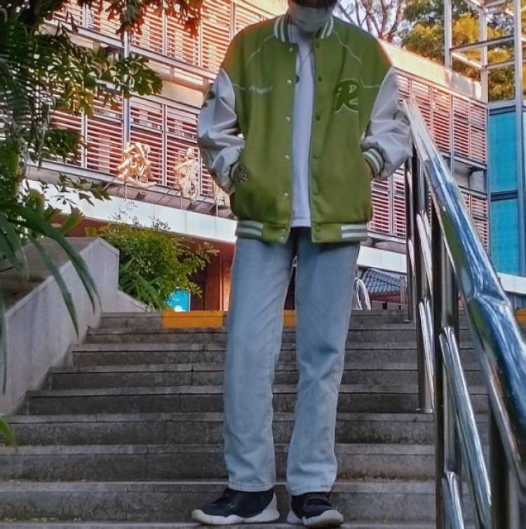 江鱼-广东省·广州市·白云区-抖音-是个学生 喜欢拍照打球,接寄拍,女孩子,喜欢中性风,身高170 体重52kg