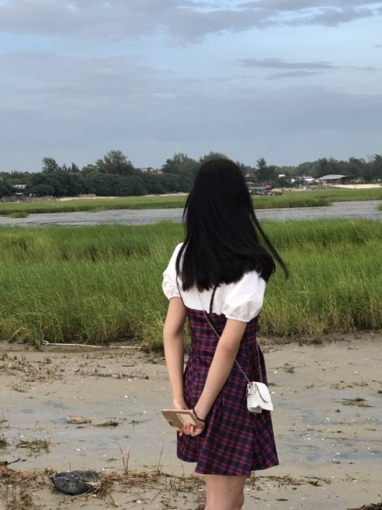 小白、-广西壮族自治区·北海市·合浦县--在校学生 身高164体重47 微胖Girl 会穿搭,会拍照,买家秀、开箱测评、免费使用 在学舞蹈 卖家秀可以找我呀 爽快人!