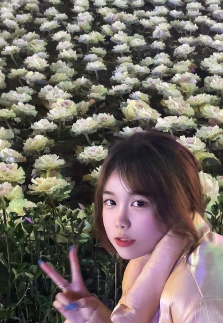 嘉尔叫我要早睡-浙江省·宁波市·镇海区--接寄拍 开箱测评 任何风格都可 衣服鞋子包包首饰美甲帽子等 可长期合作