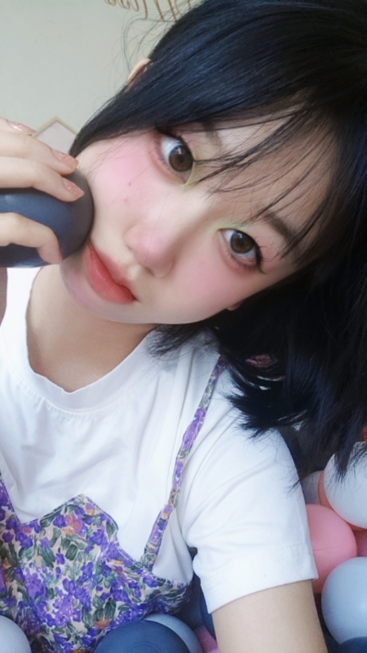 Alanna-山东省·威海市·荣成市-抖音-学舞蹈,166,94斤,身材比例好,平时喜欢拍照,不需要很高的费用,在某音有200多粉丝有成长空间,有意者欢迎~