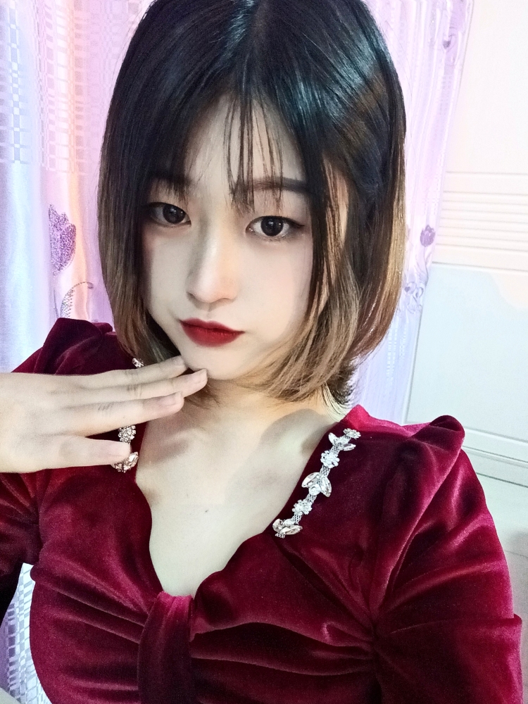 小玉儿❤️-贵州省·毕节市·纳雍县-快手-大家好!我是小玉儿❤️
身高160cm 体重60kg 喜欢尝试不同风格的穿搭 擅长拍照修图和短视频创作。爱好拍照 性格温柔好说话,热爱一切美的事物。接寄拍,效率高,风里雨里消息等你,快联系我吧~