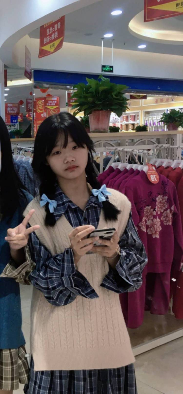 Jay-湖北省·咸宁市·通城县-快手，某红薯-商家您好，我是一名身高158 体重40kg的女学生 可以接单做买家秀 如果对图不满意我可以重拍 脾气好 有责任感
风格:jk 洛丽塔 潮流 软妹 可爱 学生
谢谢！