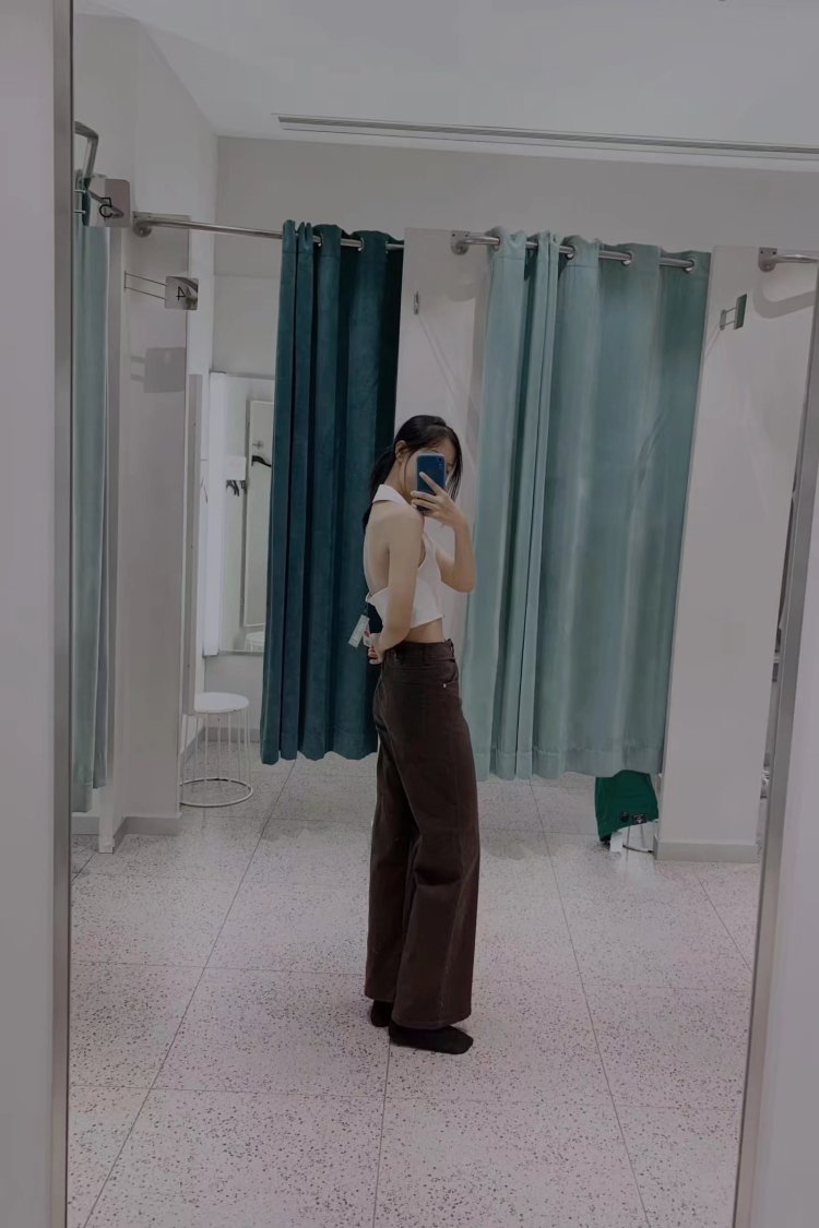 一-湖南省·怀化市·鹤城区--我是服装表演专业,身高175体重106,能够驾驭各种风格,有好的身材能够更好的展示衣服饰品
