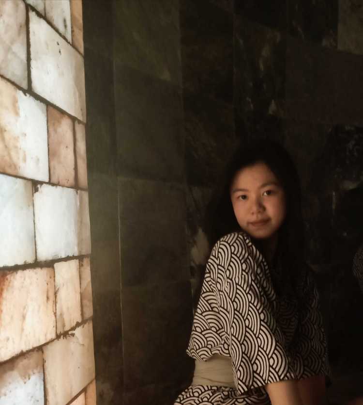 一-湖南省·怀化市·鹤城区--我是服装表演专业,身高175体重106,能够驾驭各种风格,有好的身材能够更好的展示衣服饰品