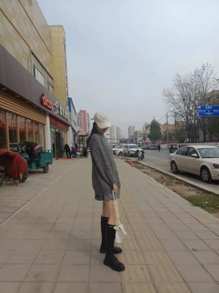 想穿裙子了-河南省·郑州市·中牟县--擅长拍照,风格多变,能驾驭各种风格身高166体重95,希望能有很好的合作