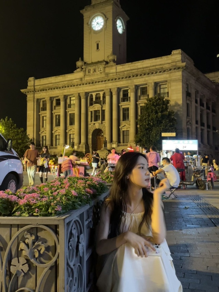 柚子七-广东省·佛山市·顺德区-抖音-接寄拍 礼仪 约拍 模特
170 49
图片里的风格即本人喜欢并擅长的风格 寄拍返图不会高糊 用苹果原相机拍 顶多p脸 关于图片合理的要求都会接受