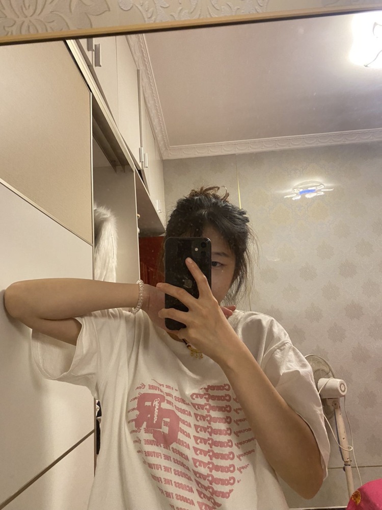 今晚早点睡-河南省·郑州市·巩义市-抖音-本人女00后 身高164 体重94 可做寄拍模特 可拍服装帽子鞋子包包首饰化妆品等等(不是专业 但是喜欢拍)有需要可dd我