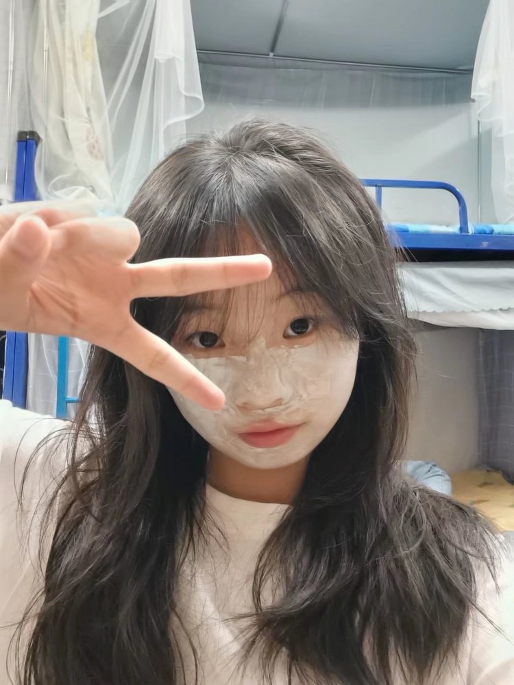 cutee-湖南省·长沙市·长沙县--我是一名在校大学生 对拍照比较感兴趣 可接寄拍 长相可爱 乖乖的 小个子153 望合作