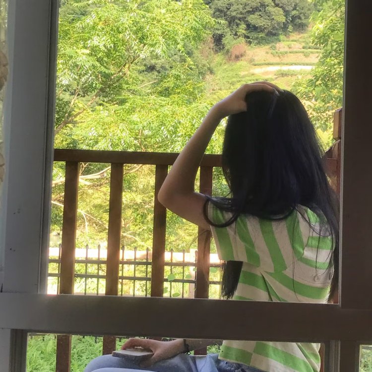 Z-福建省·宁德市·福鼎市-某红薯-平常拍一些穿搭照片 接寄拍 拍照风格多变 体重90 身高165