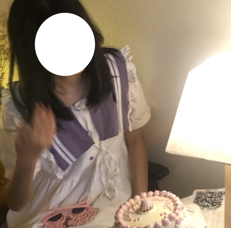 Z-福建省·宁德市·福鼎市-某红薯-平常拍一些穿搭照片 接寄拍 拍照风格多变 体重90 身高165