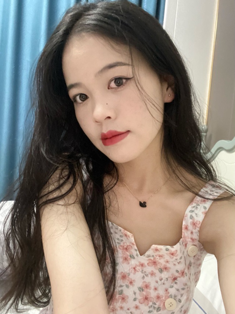 娜娜-云南省·保山市·隆阳区-快手 红薯-学生，喜欢拍照
身高160 体重44千克 鞋码36
买家秀，寄拍送拍都🉑️