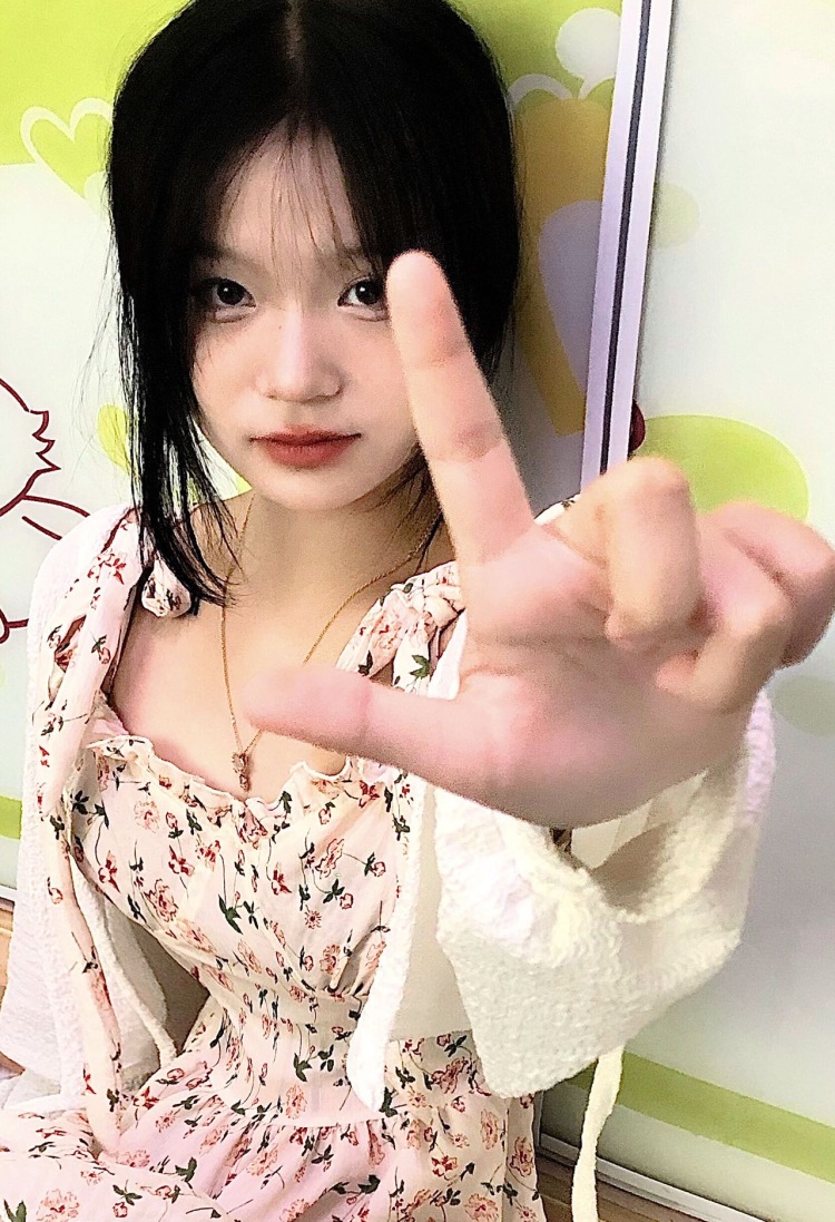 @星宇妹妹-重庆市·重庆市·巴南区--会拍照,需要寄拍或送拍的商家,可以联系我,本人接单,接衣服,装饰品,都可以帮拍,价格可在义