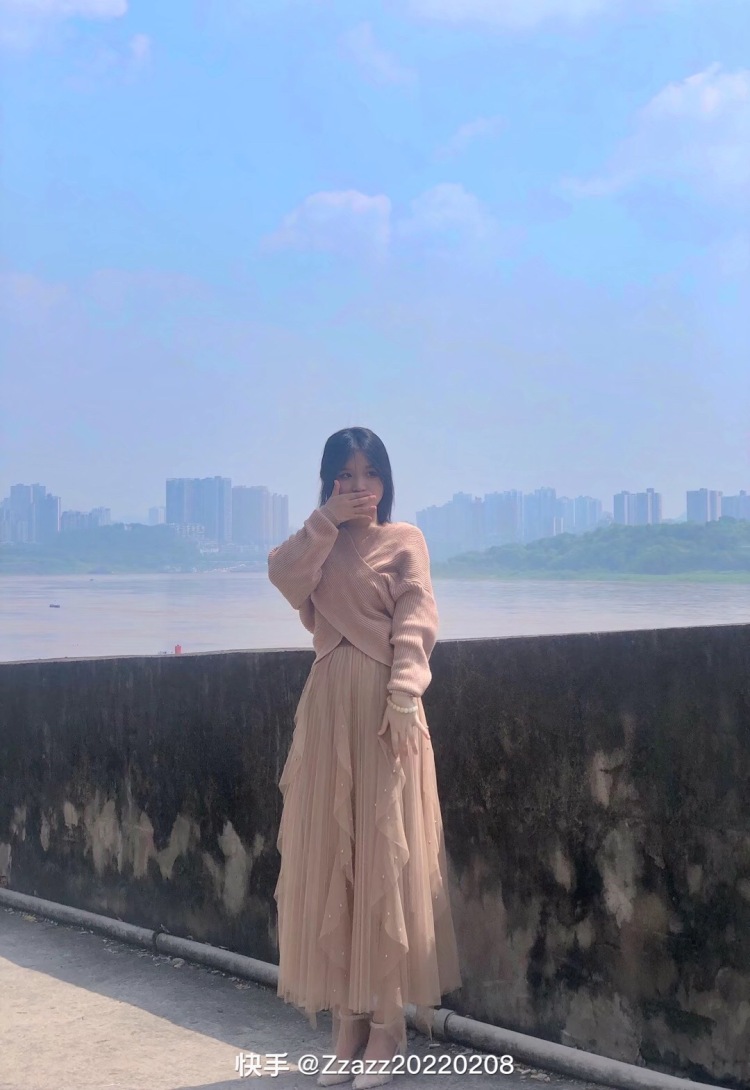 @星宇妹妹-重庆市·重庆市·巴南区--会拍照,需要寄拍或送拍的商家,可以联系我,本人接单,接衣服,装饰品,都可以帮拍,价格可在义