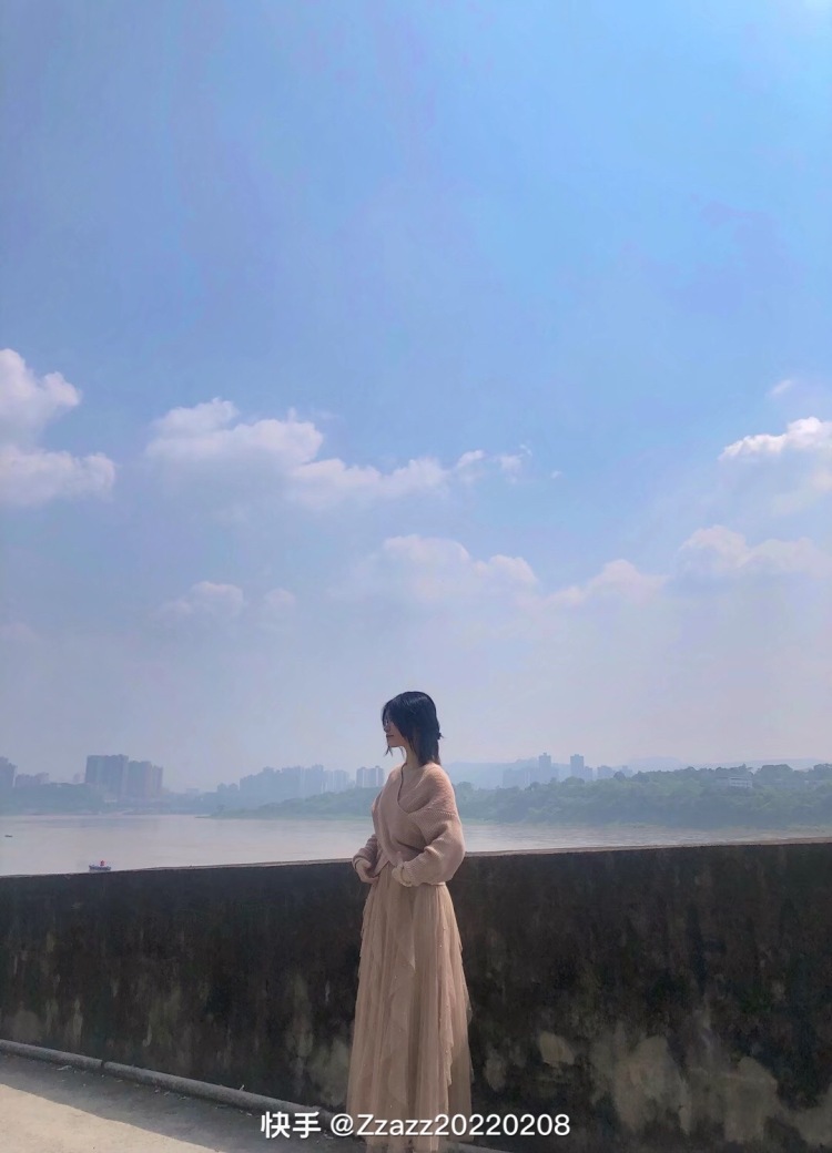 @星宇妹妹-重庆市·重庆市·巴南区--会拍照,需要寄拍或送拍的商家,可以联系我,本人接单,接衣服,装饰品,都可以帮拍,价格可在义