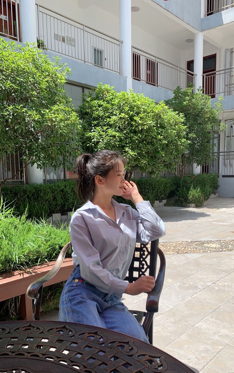 夏天-山东省·济宁市·嘉祥县--摄影爱好者,本人喜欢服装搭配(穿搭),身材不是很完美,但是天生喜欢穿搭衣服,也是在专业之内。也喜欢记录生活,希望你们能看看我!