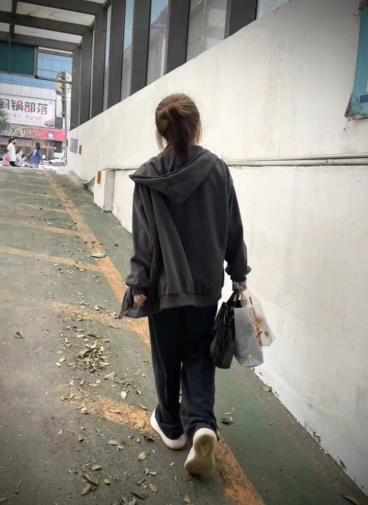 x-河北省·邯郸市·永年区--大家好!我160 104斤 平常很喜欢拍照片 可以发抖音快手 苹果出片 不挑风格