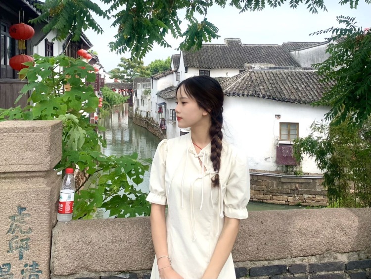 yyyr-贵州省·铜仁市·印江土家族苗族自治县-快手，抖音，某红薯-出片快，会拍照，身高163cm，体重75g，可以接受直播带货，种草视频....都可