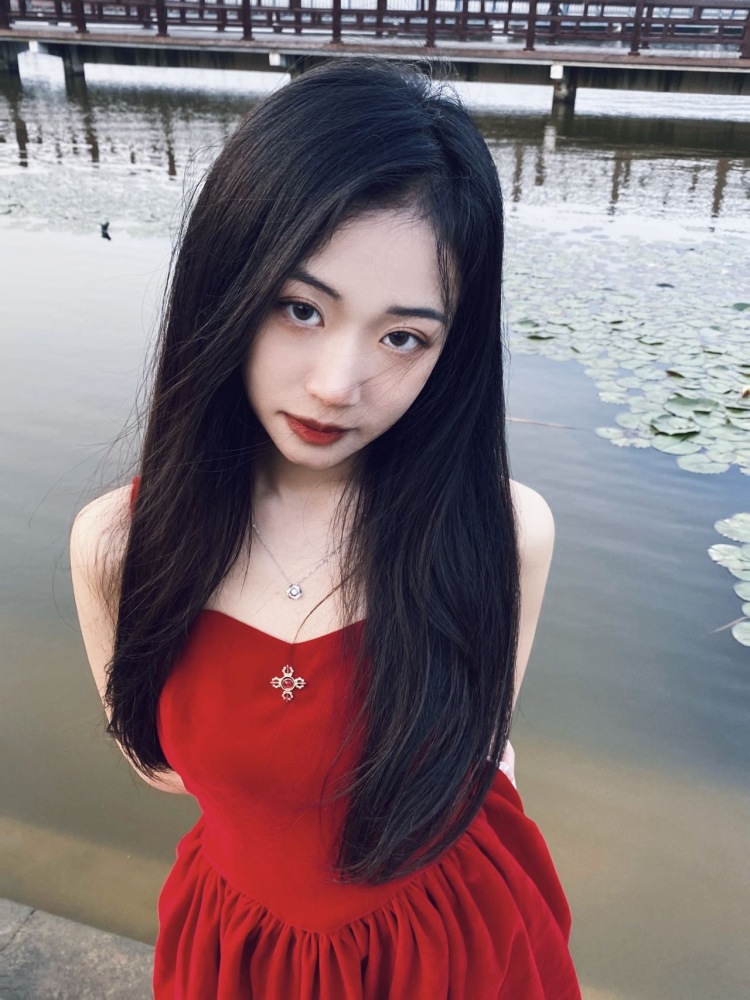 随处可见-贵州省·安顺市·镇宁布依族苗族自治县-抖音-接寄拍 服饰 各类饰品首饰 苹果11手机壳都可以
拍照好看 会拍会p 各种风格都可以